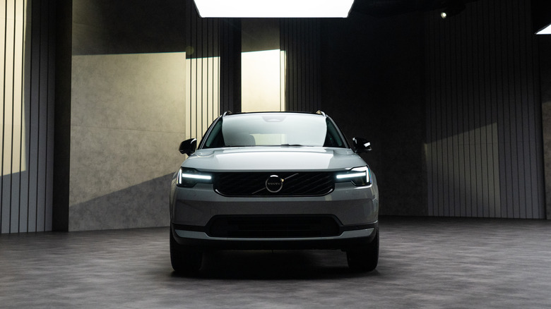 Volvo XC40 yenilendi: Elektrikli EX40'a veda mı geliyor?