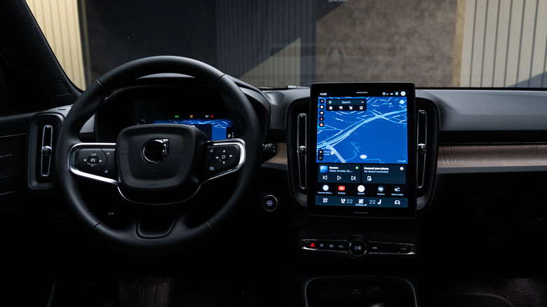 Volvo XC40 yenilendi: Elektrikli EX40'a veda mı geliyor?