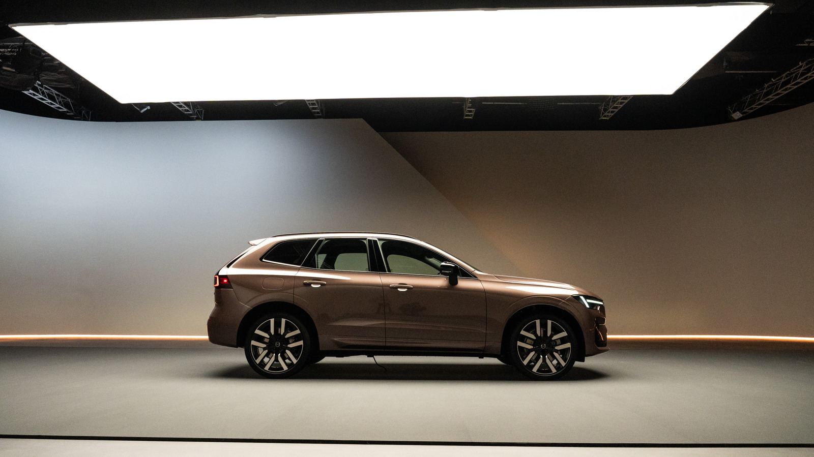 Volvo XC60 ve XC90 elektrikli menzili ikiye katladı: 125 km'ye kadar!