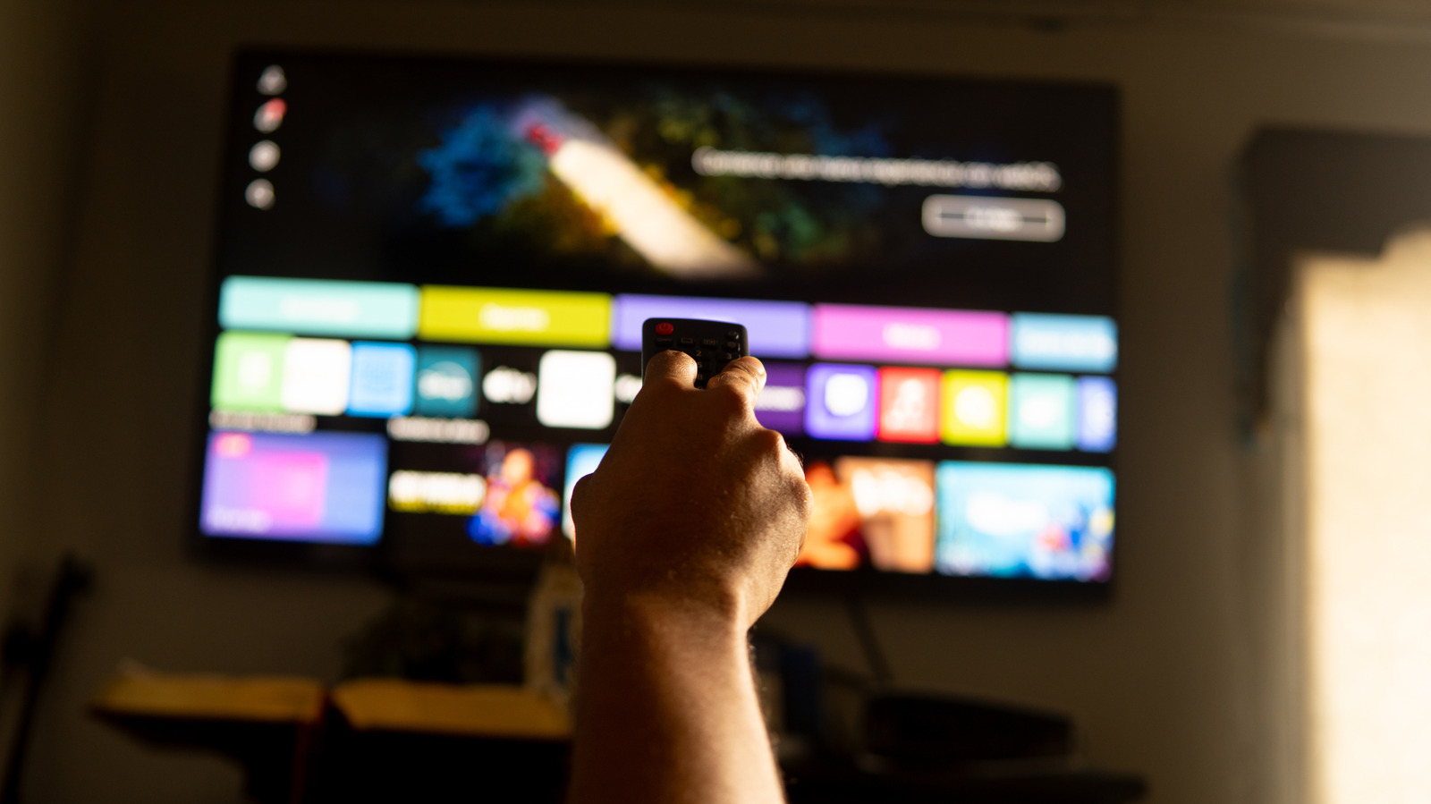 Akıllı TV'nizde ücretsiz film ve dizi keyfi: 7 farklı yöntem