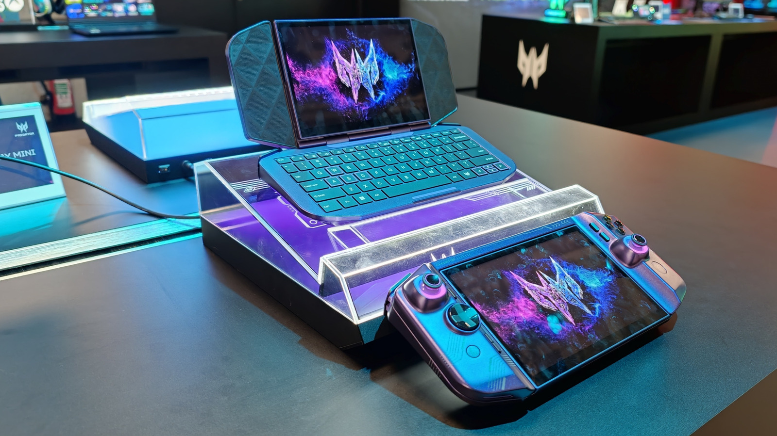 Acer'ın Tersine Çevrilebilen Oyun Bilgisayarı: DualPlay Mini Konsepti İnceledik