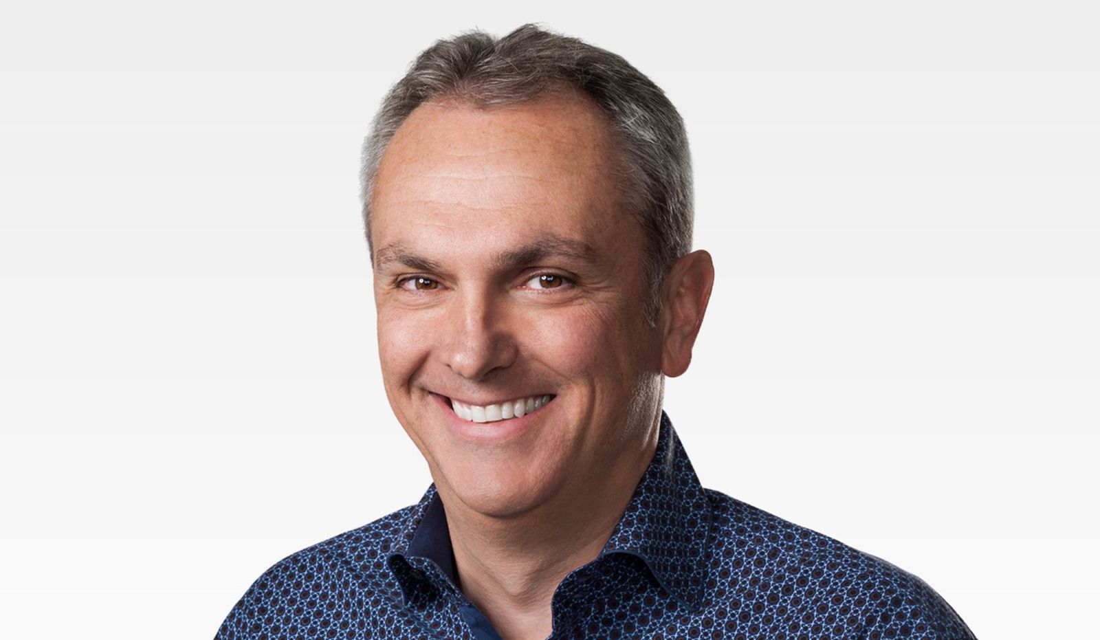 Apple'ın Eski CFO'su Luca Maestri Şirketten Tamamen Kopuyor