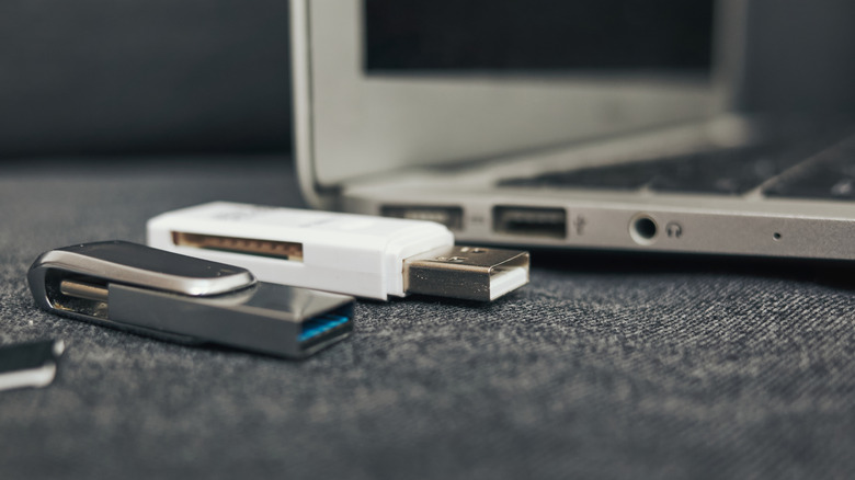 USB-C mi USB-A mı? Flash Bellek Seçiminde Gerçek Fark Ne?