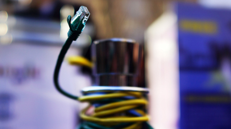 Ethernet Kablosunda Uzunluk Hızı Düşürür mü? İşte Gerçek Sınır