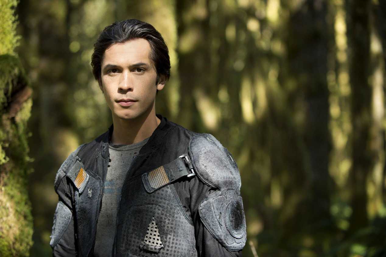 ‘Battlestar Galactica’ ve ‘Açlık Oyunları’ Karışımı 100 Bölümlük Aksiyon Dizisi Bedava İzlenebilir