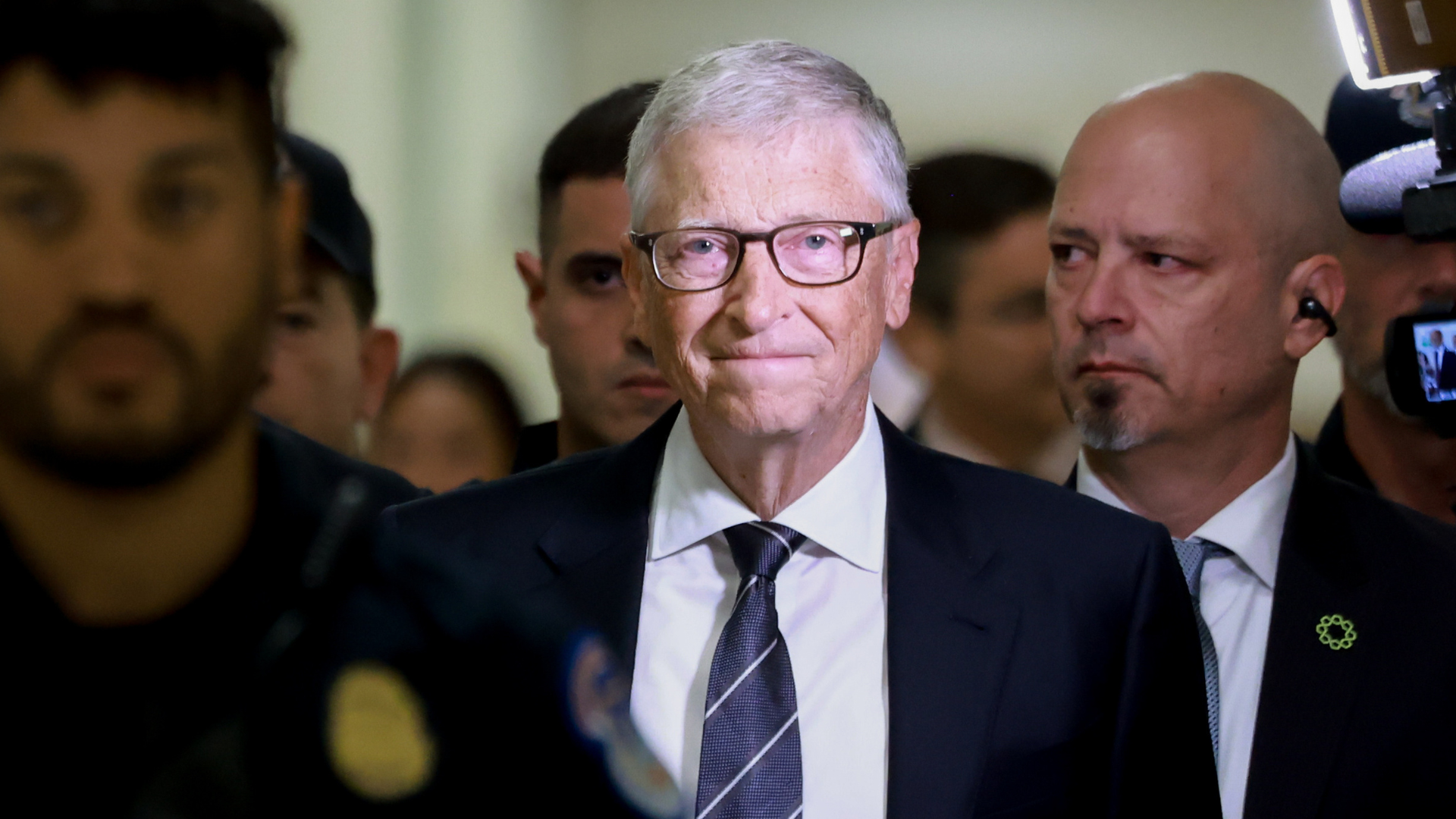 Bill Gates'ten Çarpıcı Uyarı: 'Hükümetler Yapay Zekaya Hazır Değil'