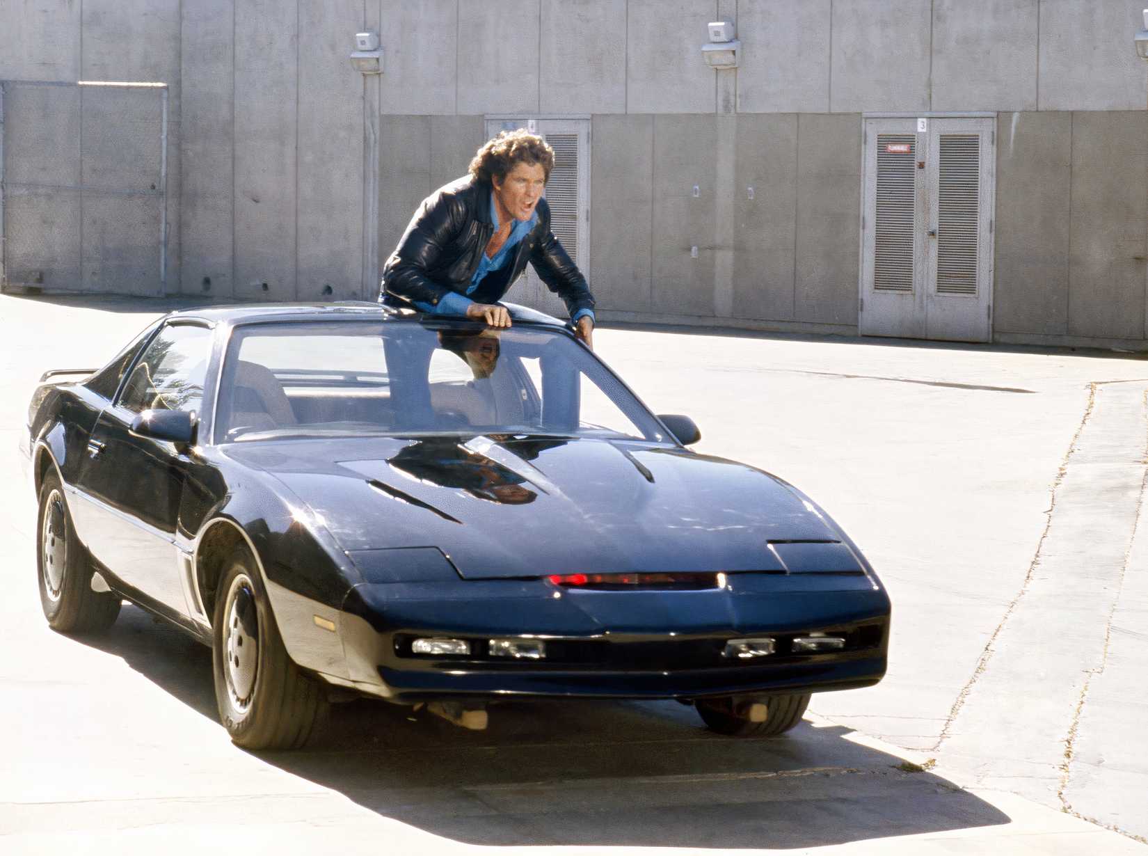 Knight Rider Ücretsiz Yayında: 40 Yıl Sonra KITT'in Yapay Zekası Gerçek Oldu
