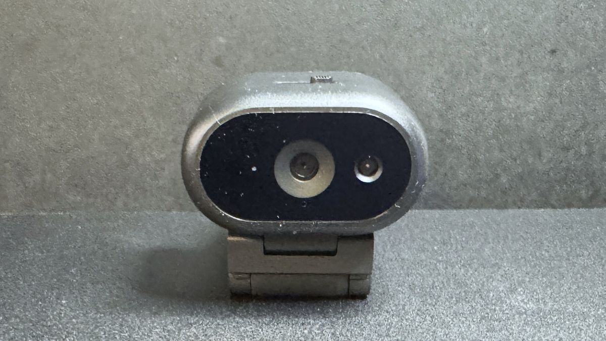 Dell Pro 5 Webcam 2K incelemesi: Ofiste profesyonel görünün, hırsızlığa karşı kilitli