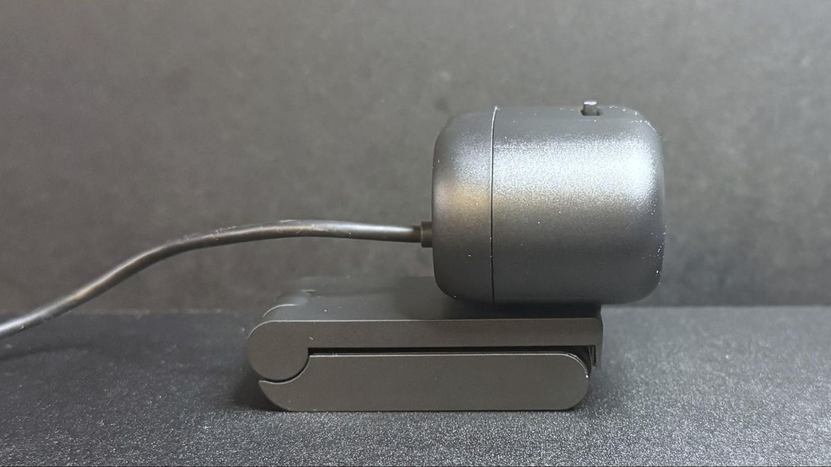 Dell Pro 5 Webcam 2K incelemesi: Ofiste profesyonel görünün, hırsızlığa karşı kilitli