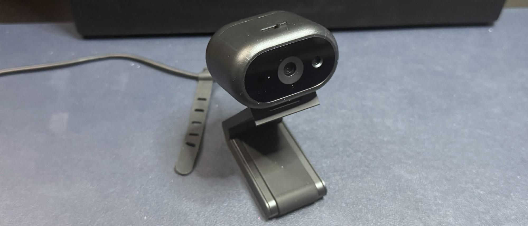 Dell Pro 5 Webcam 2K incelemesi: Ofiste profesyonel görünün, hırsızlığa karşı kilitli