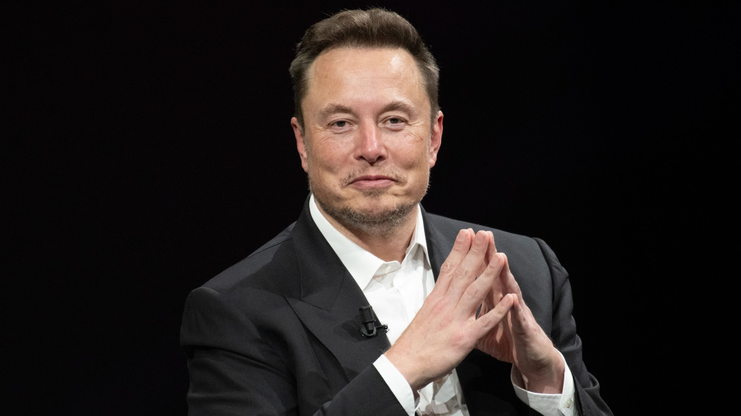 Elon Musk'ın Terafab projesi daha ilk çipini üretemeden isim krizine girdi