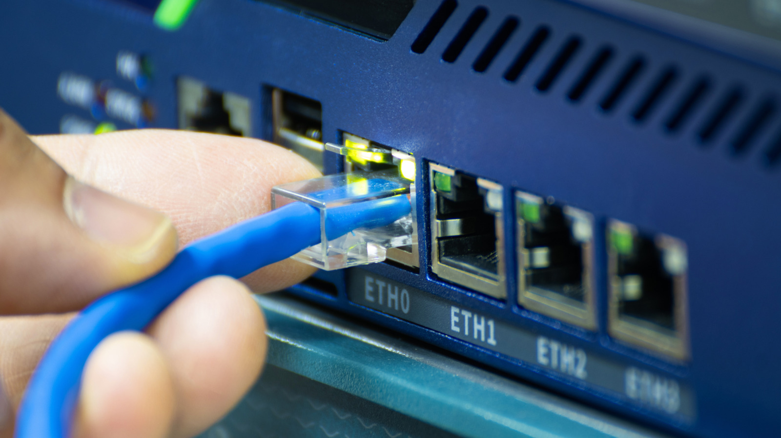 Ethernet Splitter mı Switch mi? Farklar ve Doğru Seçim Rehberi