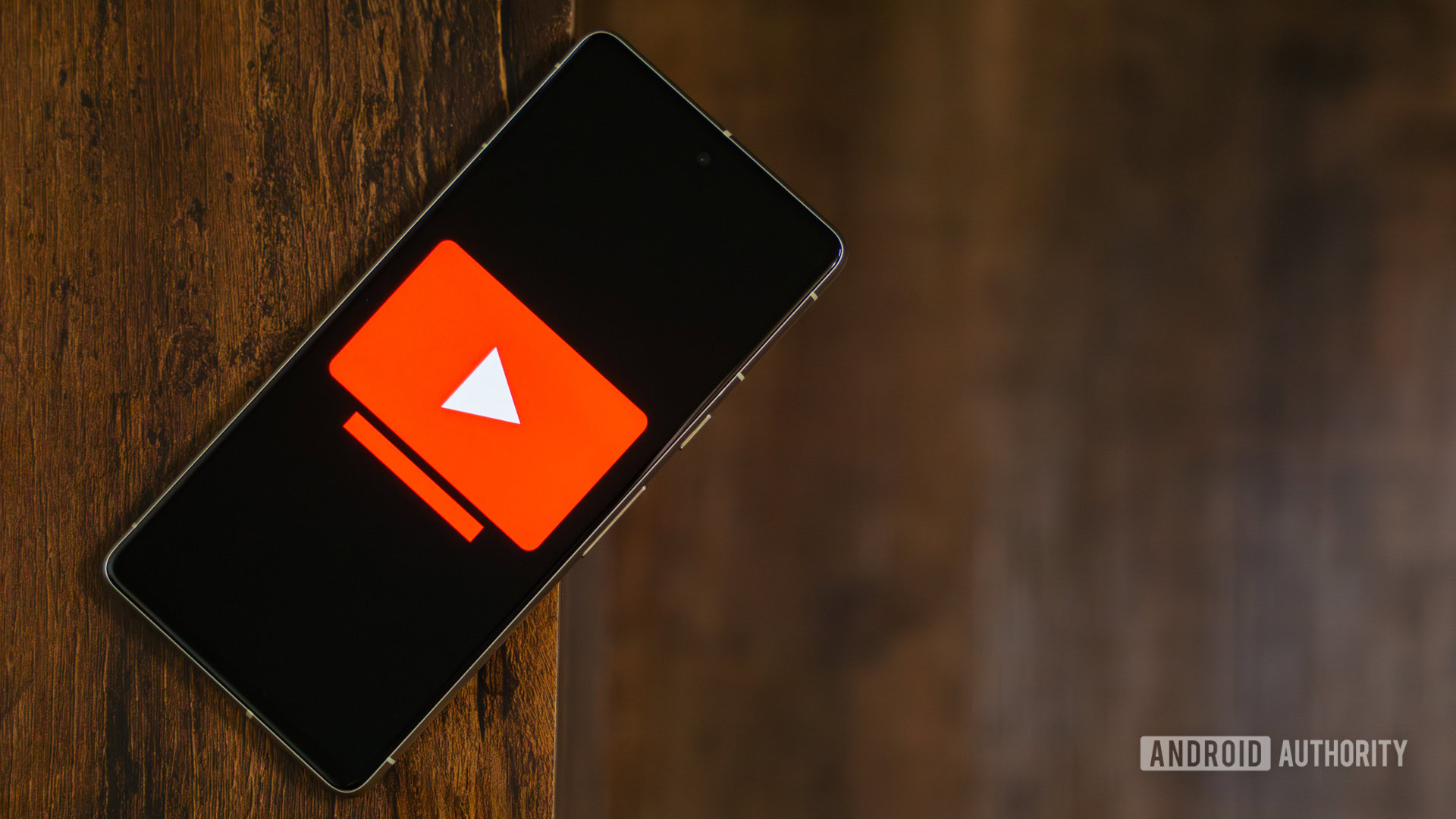 YouTube'un Karartma Sorunu Sonunda Çözüldü! Google Güncellemeyi Yayınladı