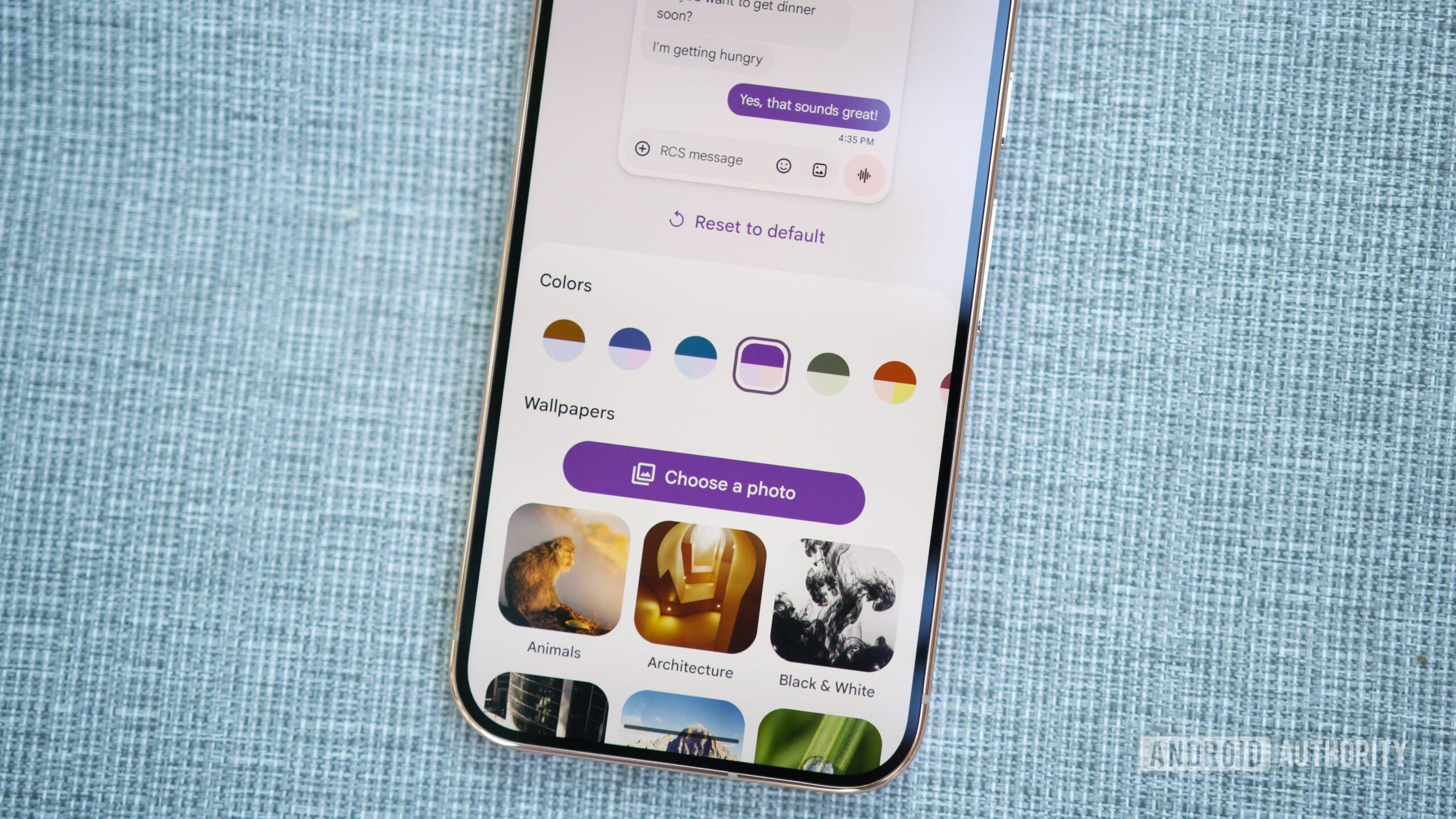 Google Mesajlar'ın Yeni Sohbet Duvar Kağıdı Özelliği Daha İlk Günden Sorunlu
