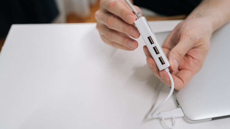 Docking Station'a Alternatif: USB-C Hub'lar Ne Zaman Yeterli?