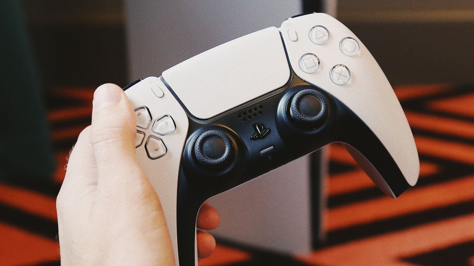PS5 DualSense Ömrü: Kumandanız Ne Kadar Dayanacak? Stik Drift ve Pil Gerçeği