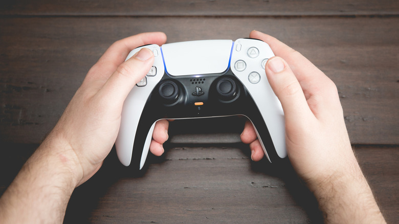 PS5 DualSense Ömrü: Kumandanız Ne Kadar Dayanacak? Stik Drift ve Pil Gerçeği