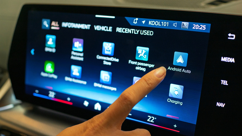 Android Auto'da kaybolan uygulamaları bulmak ve gizlemek için rehber