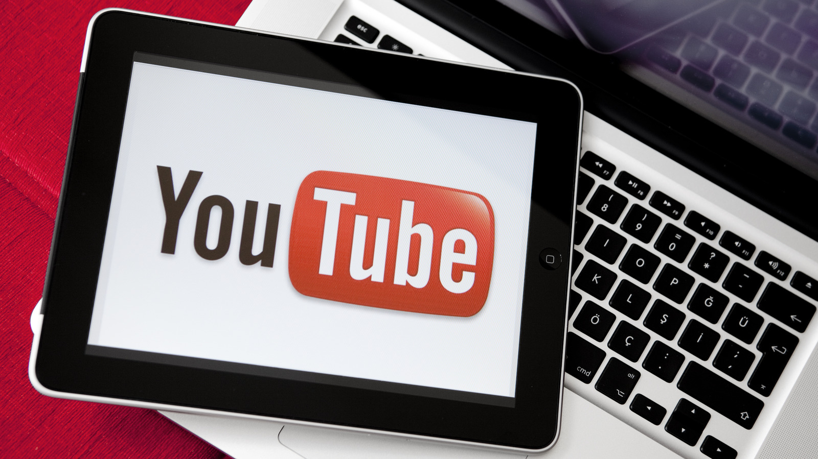 YouTube Videolarını Yasal Yoldan İndirmenin Tek Yolu: Premium Aboneliği