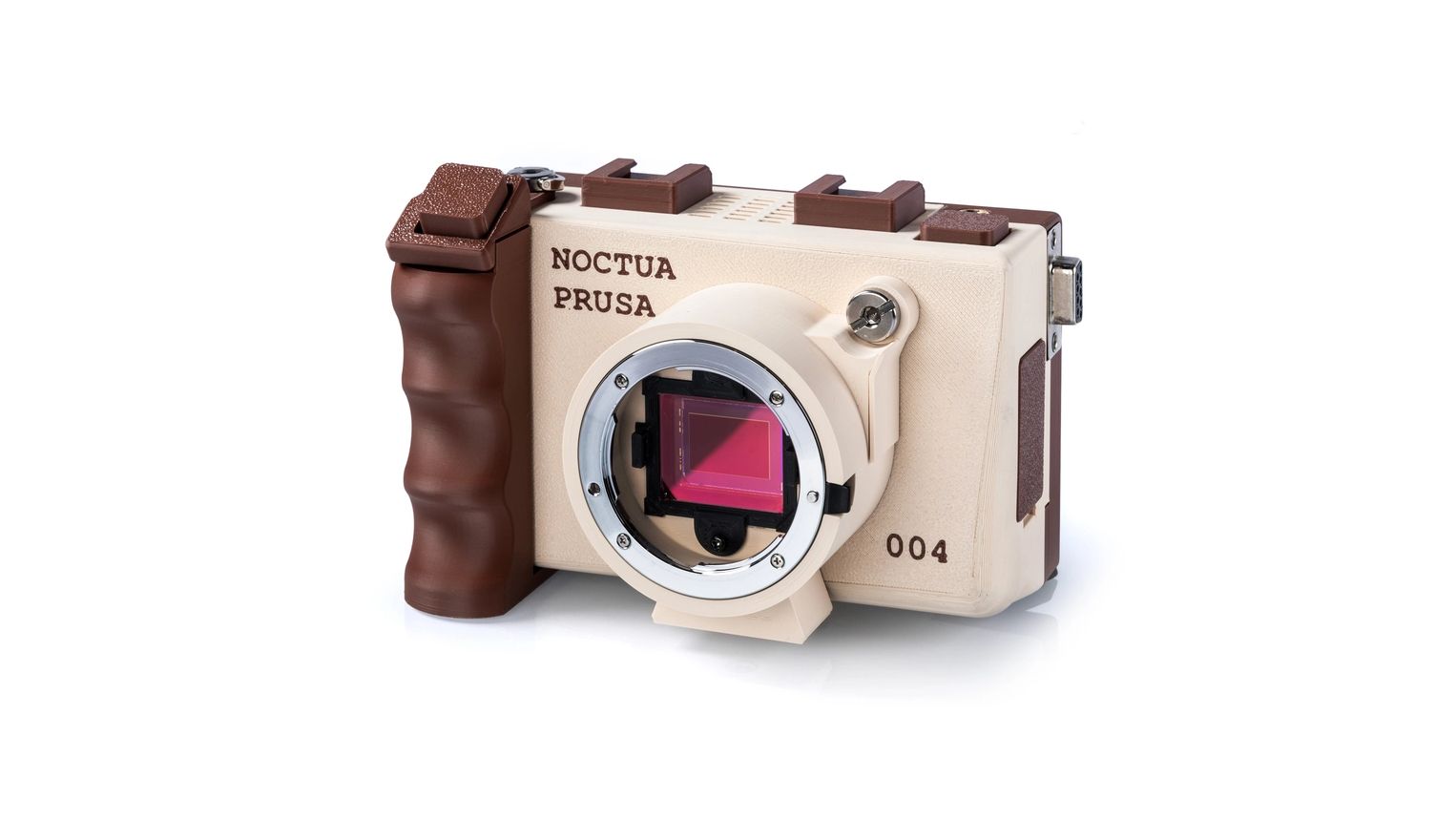  Noctua'nın içinde olduğu kamera, fotoğrafların insan yapımı olduğunu kanıtlıyor