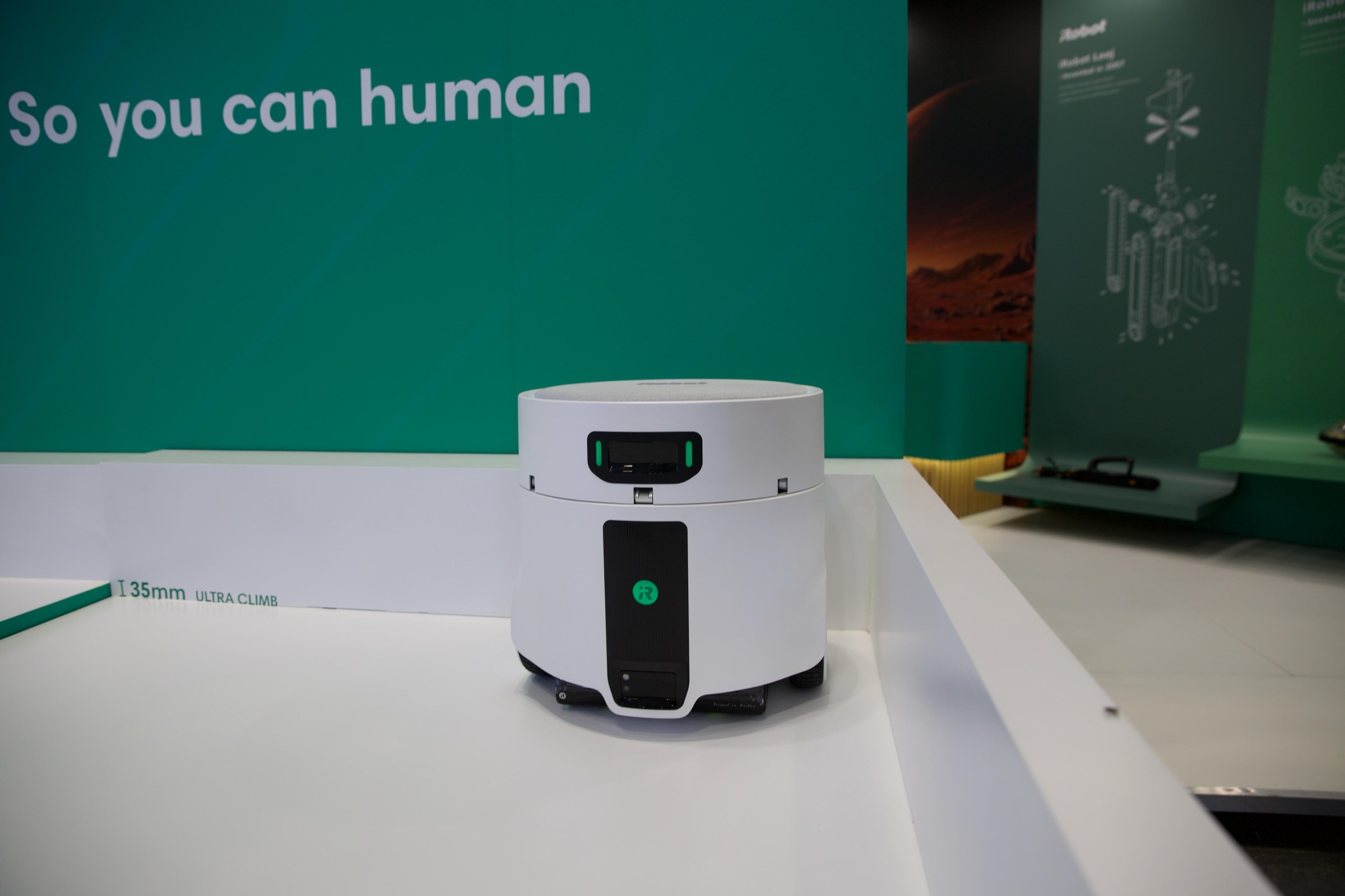 iRobot'tan Çılgın Konsept: Roomba Duo, İki Robot Bir Arada