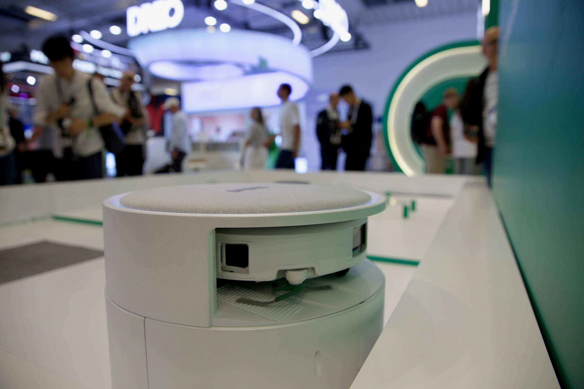 iRobot'tan Çılgın Konsept: Roomba Duo, İki Robot Bir Arada