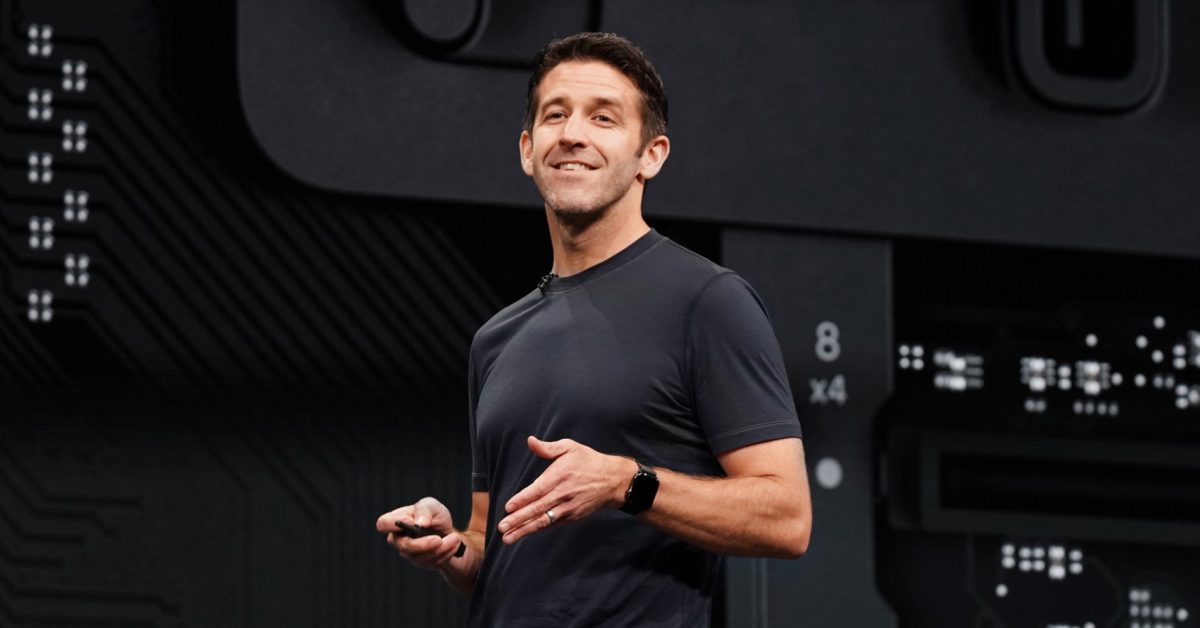 Apple'ın Yeni CEO'sundan iPhone 18 Pro'nun Kamerasına İşaret Eden Gizemli Video