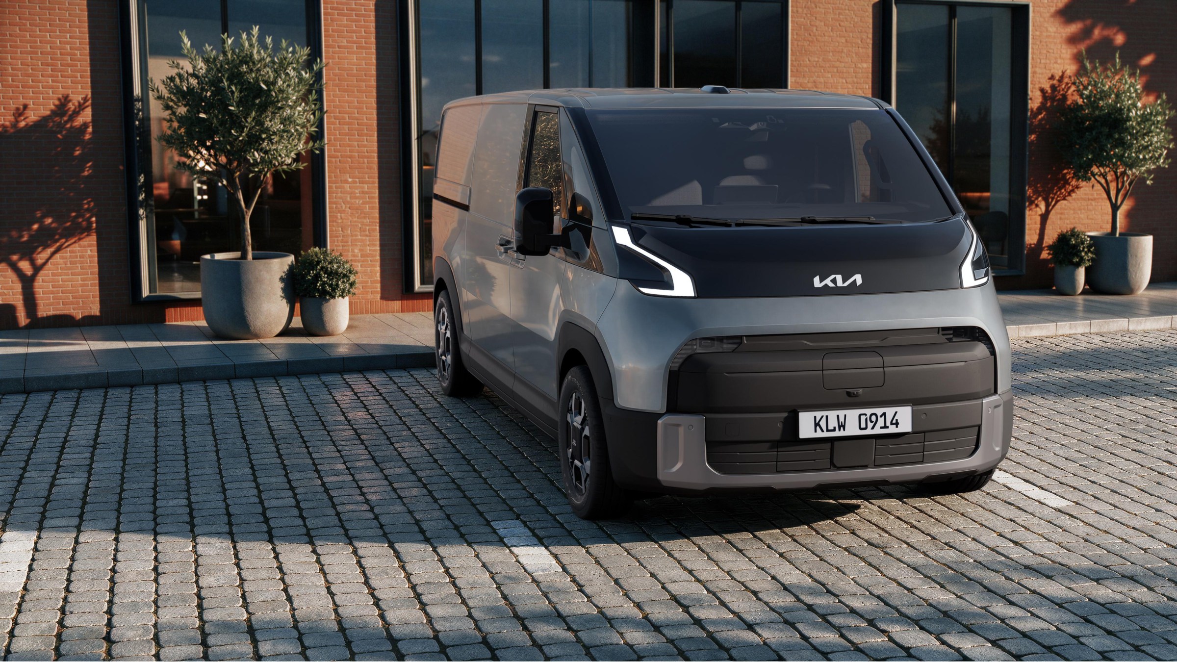 Kia'nın Elektrikli Minibüs Ailesi Büyüyor: PV7 Tanıtıldı