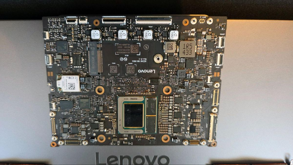 Lenovo Fan'sız ve Katlanabilir Ekranlı Laptop Konseptleriyle IFA'da!