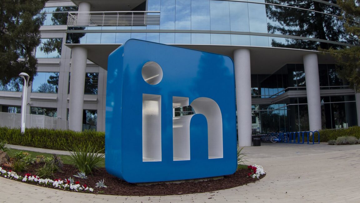 LinkedIn, Chrome eklentilerini tarama davalarından aklandı: Mahkeme 'gerçek ihlal yok' dedi