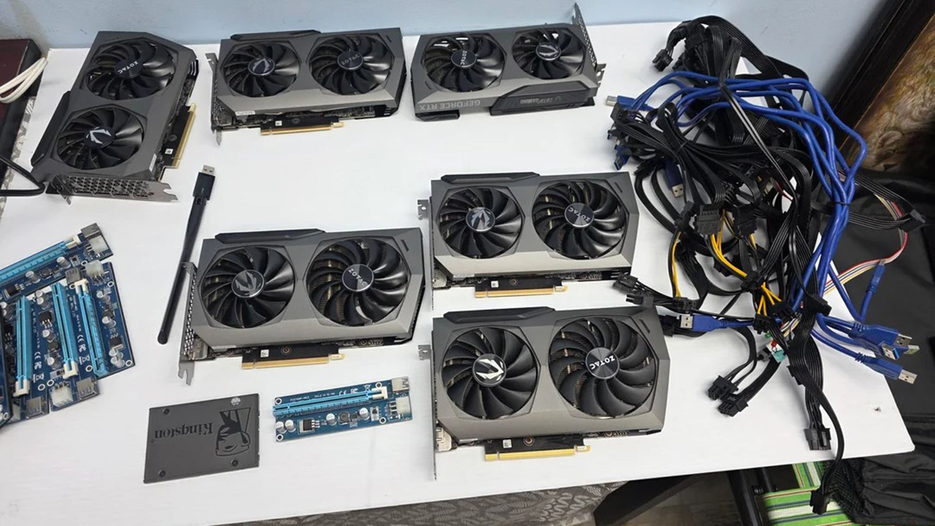 Kripto Madencilik Döneminden 12 Adet RTX 3070 Bulundu: Hâlâ Çalışıyorlar mı?