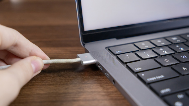 MacBook Şarjında MagSafe mi USB-C mi? İşte Tüm Detaylar
