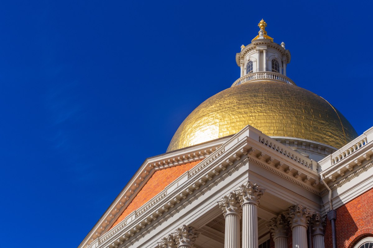 Massachusetts, Veri Merkezlerine Temiz Enerji Zorunluluğu Getirdi: Yeni Dönem Başlıyor
