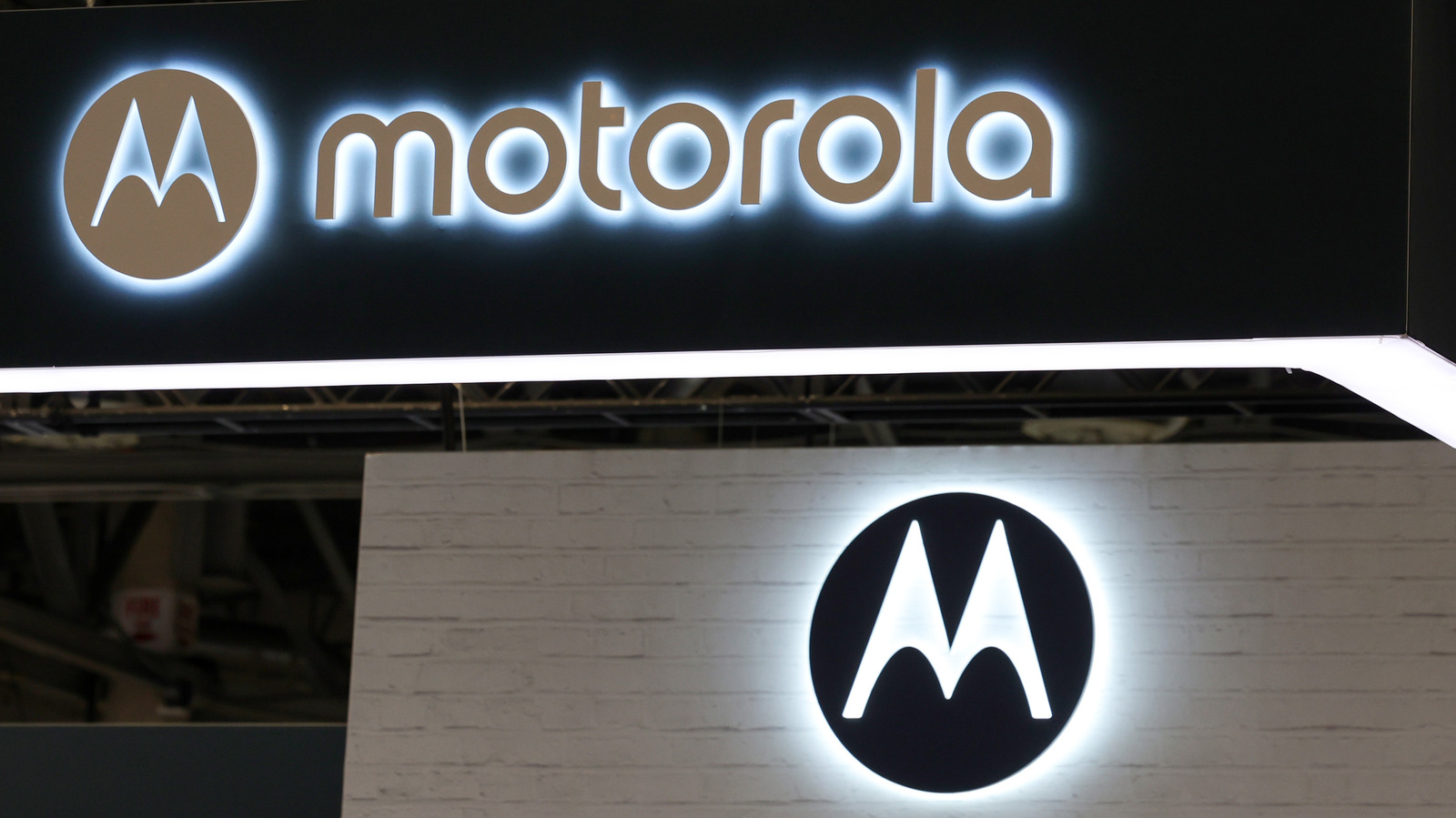 Motorola'dan Katlanabilir Sürpriz: Yeni Razr Kitap Tarzı Olabilir