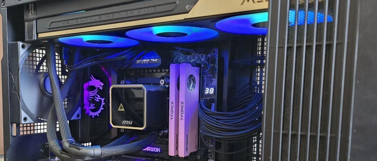 MSI MEG CoreLiquid E15 360 İncelemesi: Kavisli Ekranıyla Sıvı Soğutmada Yeni Lider