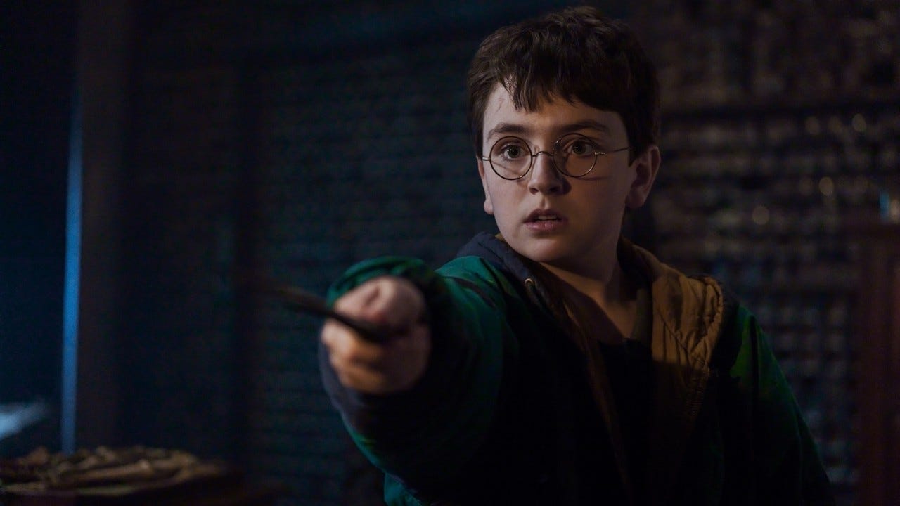 HBO'nun Harry Potter Dizisinden Yeni Fragman: Snape, Quidditch ve Seçmen Şapka