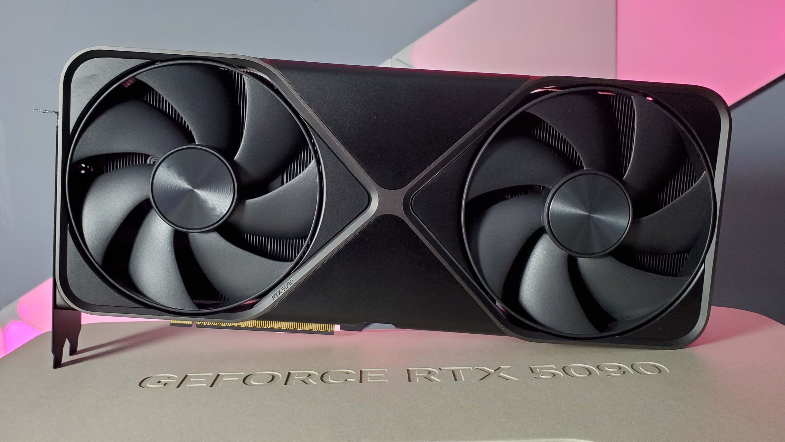 RTX 5090 Almak İçin ABD'ye Uçmak Artık Gerçekten Daha Ucuz: PAX West'te GeForce Evangelist'i Bulmak