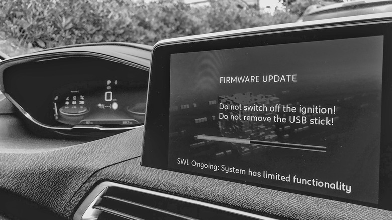 One problem with Android Auto can be fixed with a simple update