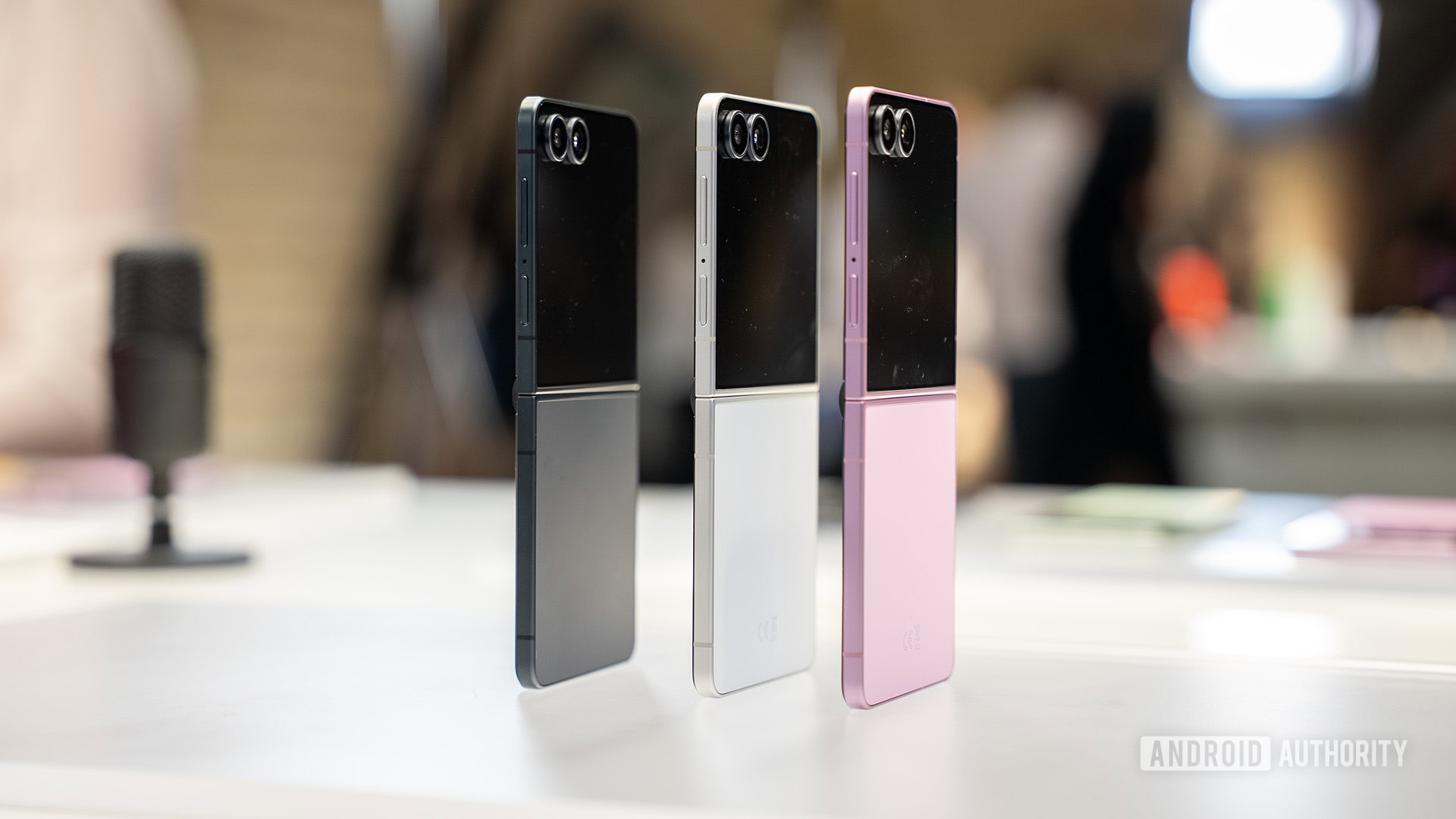 Samsung, Apple’ın katlanabilir telefona adım atmasına saatler kala iddialı satış rakamlarını paylaştı