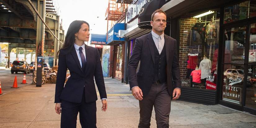 Sherlock Holmes ve NCIS Karışımı Efsane Dizi Ücretsiz Yayında!