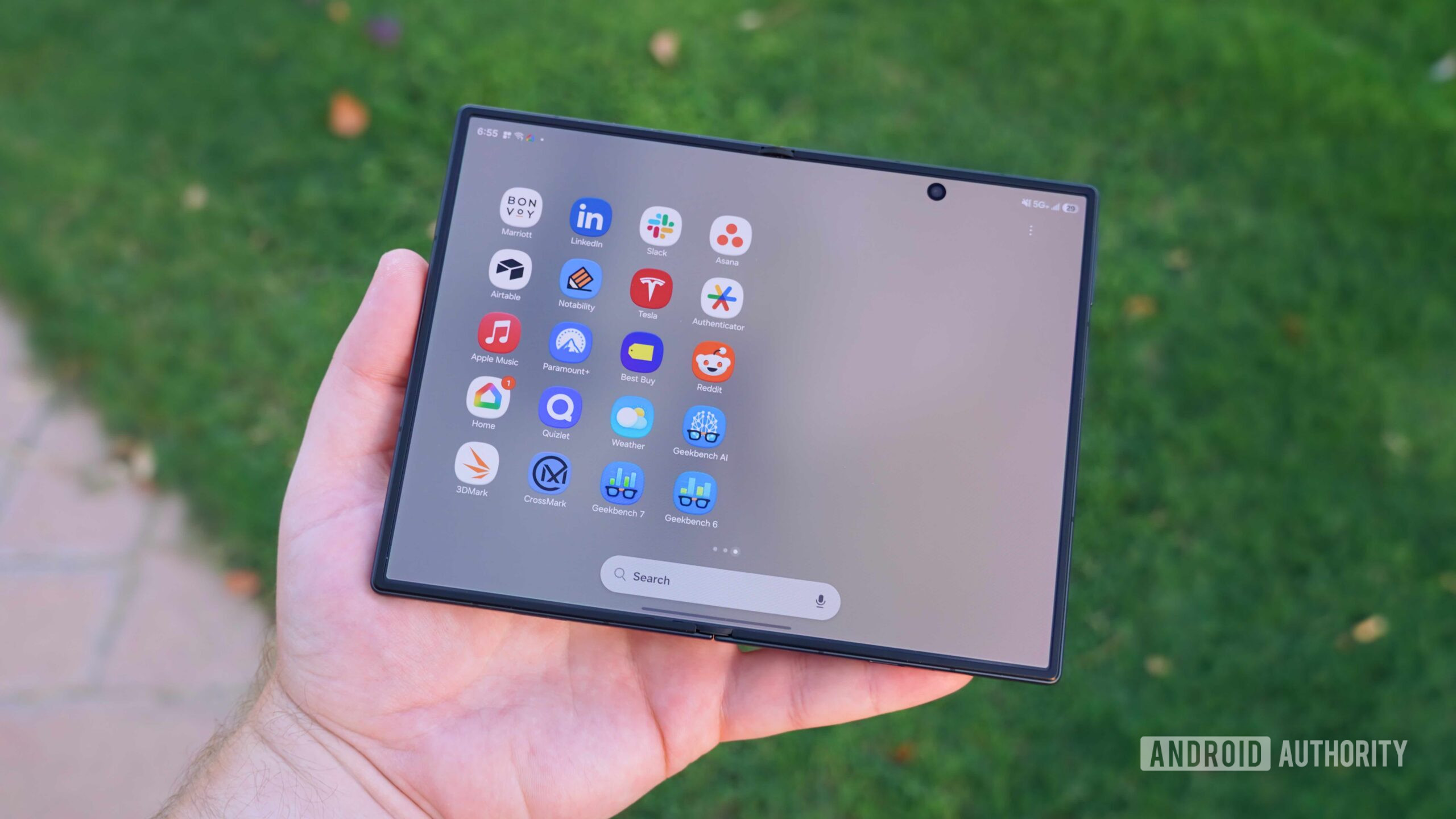Galaxy Z Fold 8'da Endişe Veren Sorun: Ekran Köşeleri Neden Bu Kadar Yumuşak?