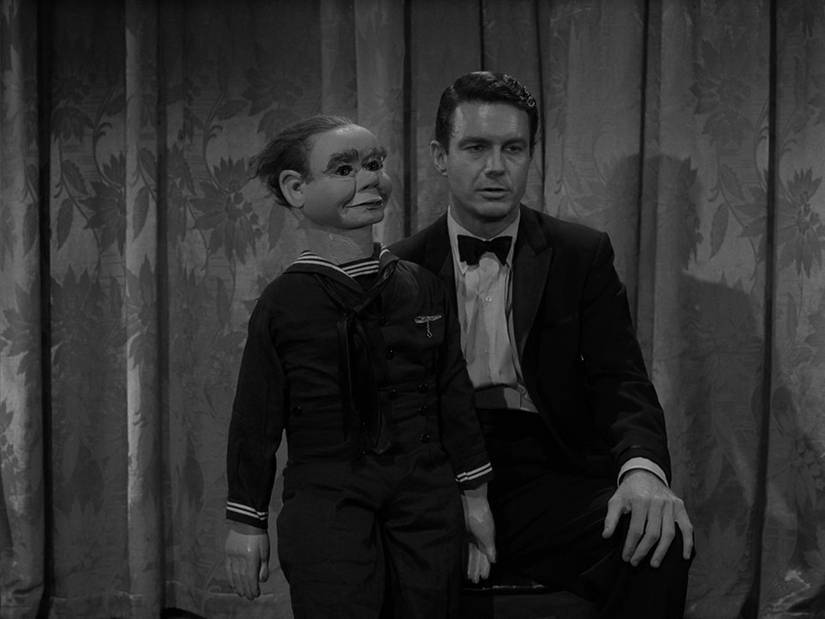 Twilight Zone'un Gelmiş Geçmiş En İyi 5 Bölümü: Zamanın Ötesinden Gelen Kült Hikayeler