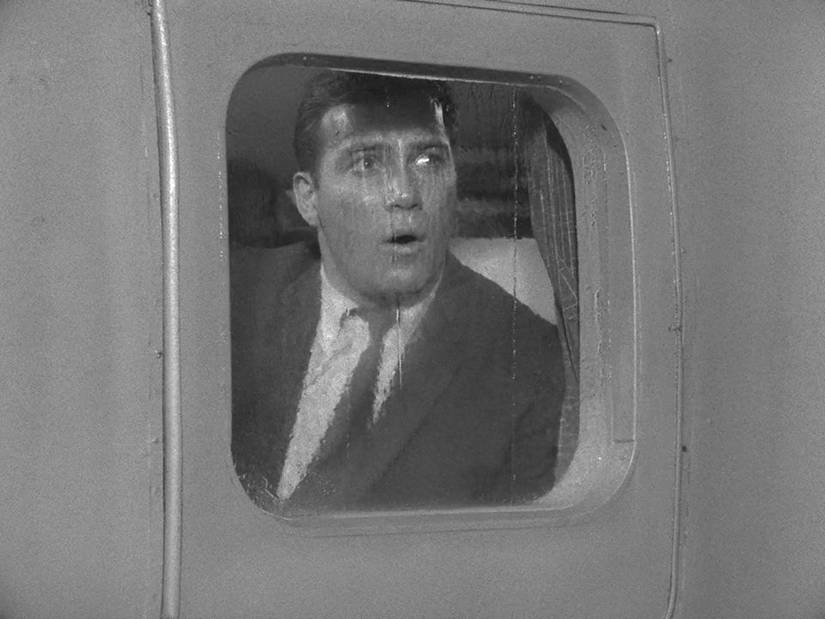 Twilight Zone'un Gelmiş Geçmiş En İyi 5 Bölümü: Zamanın Ötesinden Gelen Kült Hikayeler