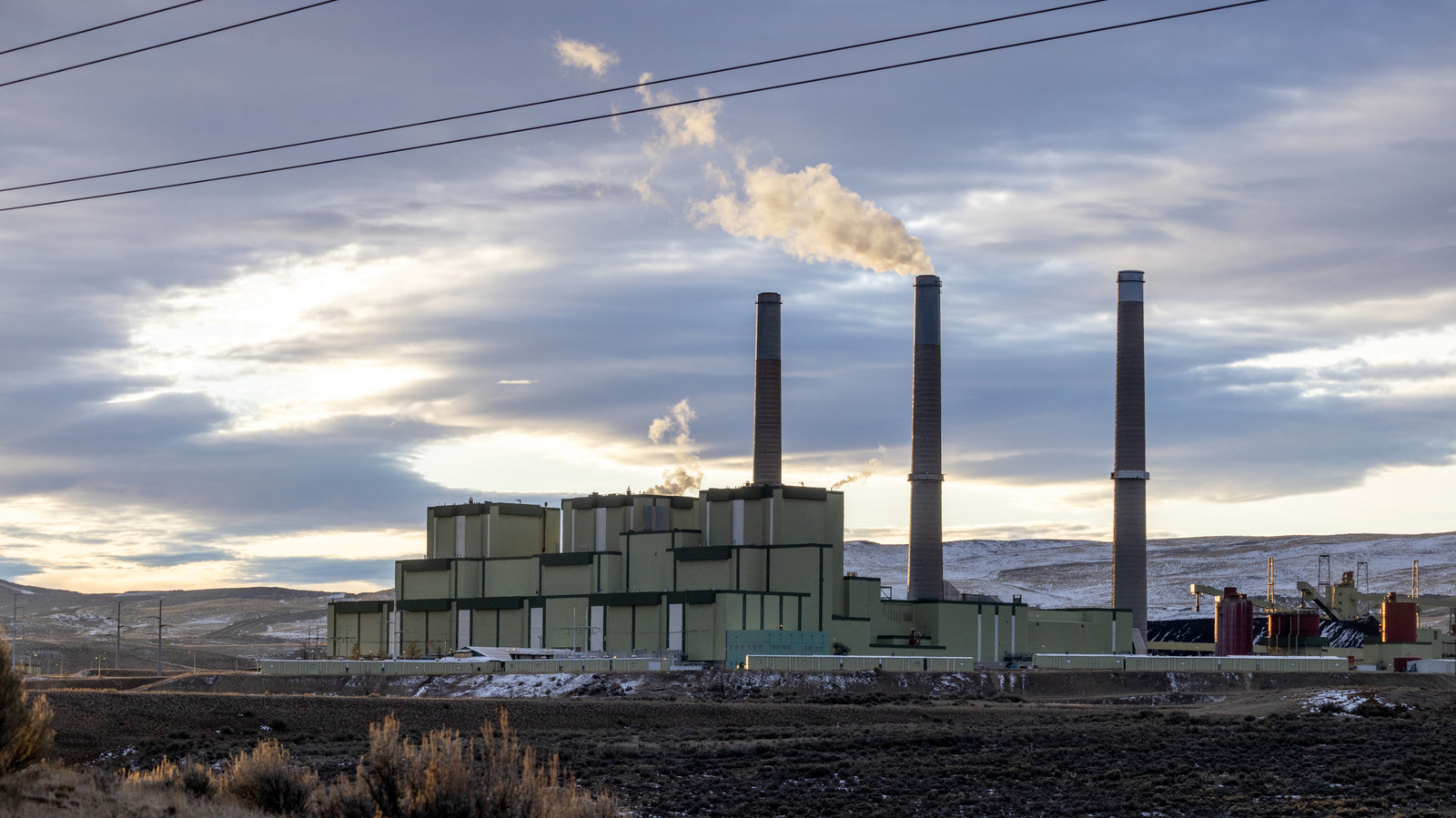 EPA'dan şok karar: Elektrik santralleri için emisyon sınırları kaldırılıyor