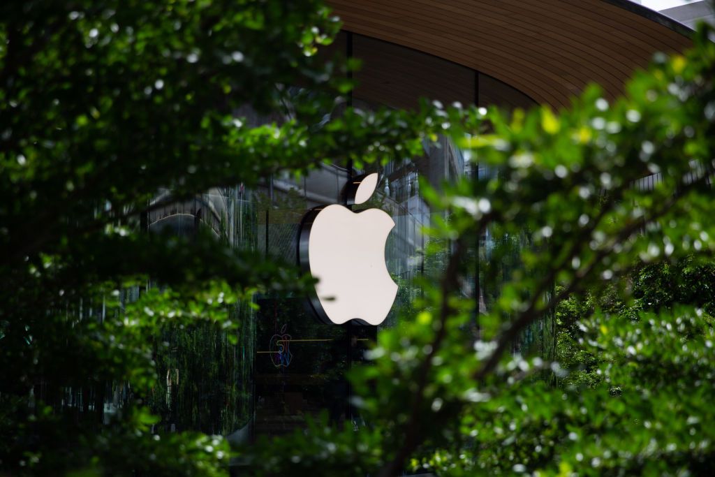 Apple Store'un Mimarı AI Alışverişine Karşı: 'Kimse Bir AI'ya 50.000 TL'lik Laptop Aldırmaz'