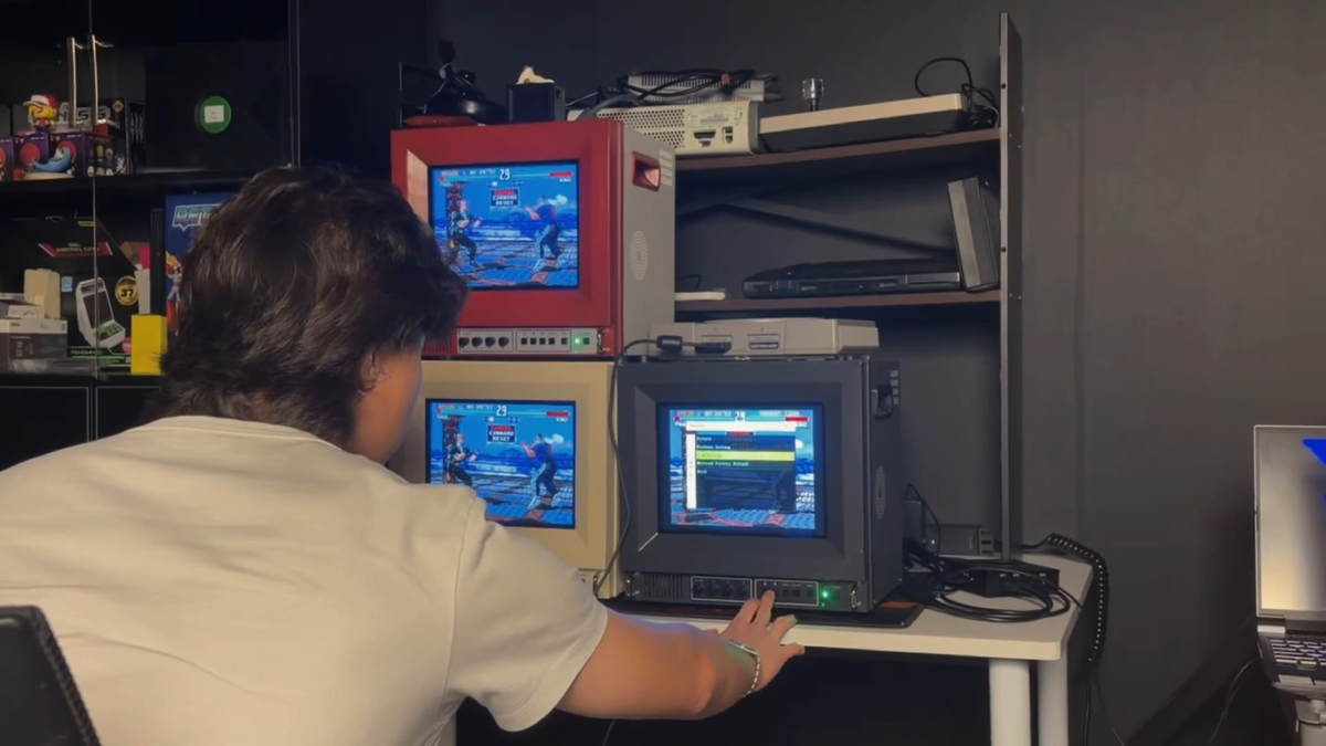 Retro Konsollar İçin Gizli Bölmeli 10 İnç TV: Unico Traveller ULW10