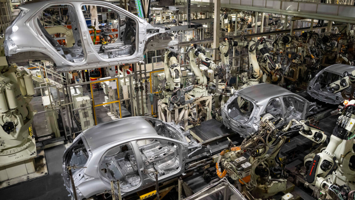 Toyota'dan robot hamlesi: 400 bin robot, ama insanlar işini kaybetmeyecek