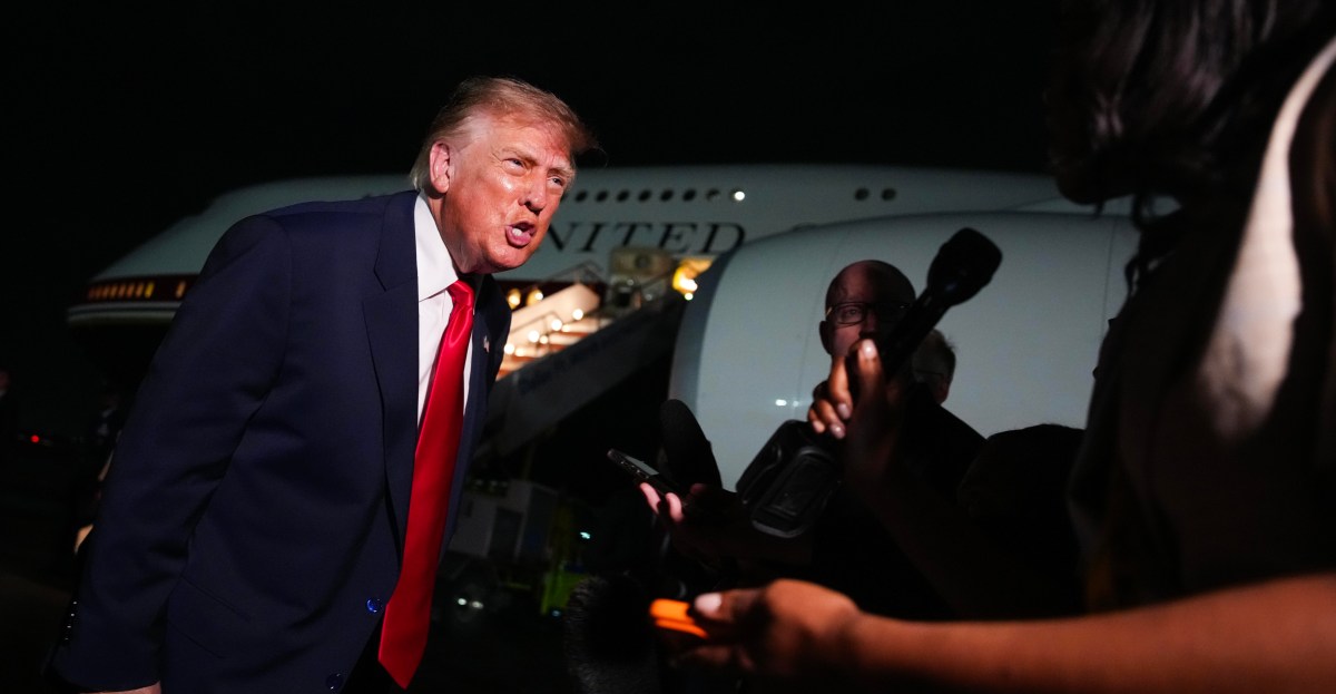 Trump'tan Gazetecilere Sansür: Beyaz Saray'da Yeni Yasaklar
