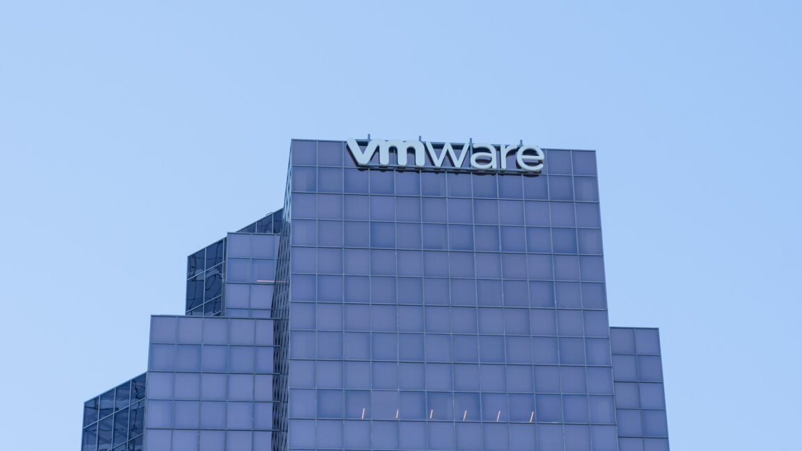 Broadcom, VMware’i Küçük İşletmelere Geri Kazanmaya Çalışıyor: "VCF’ye Çok Odaklandık"