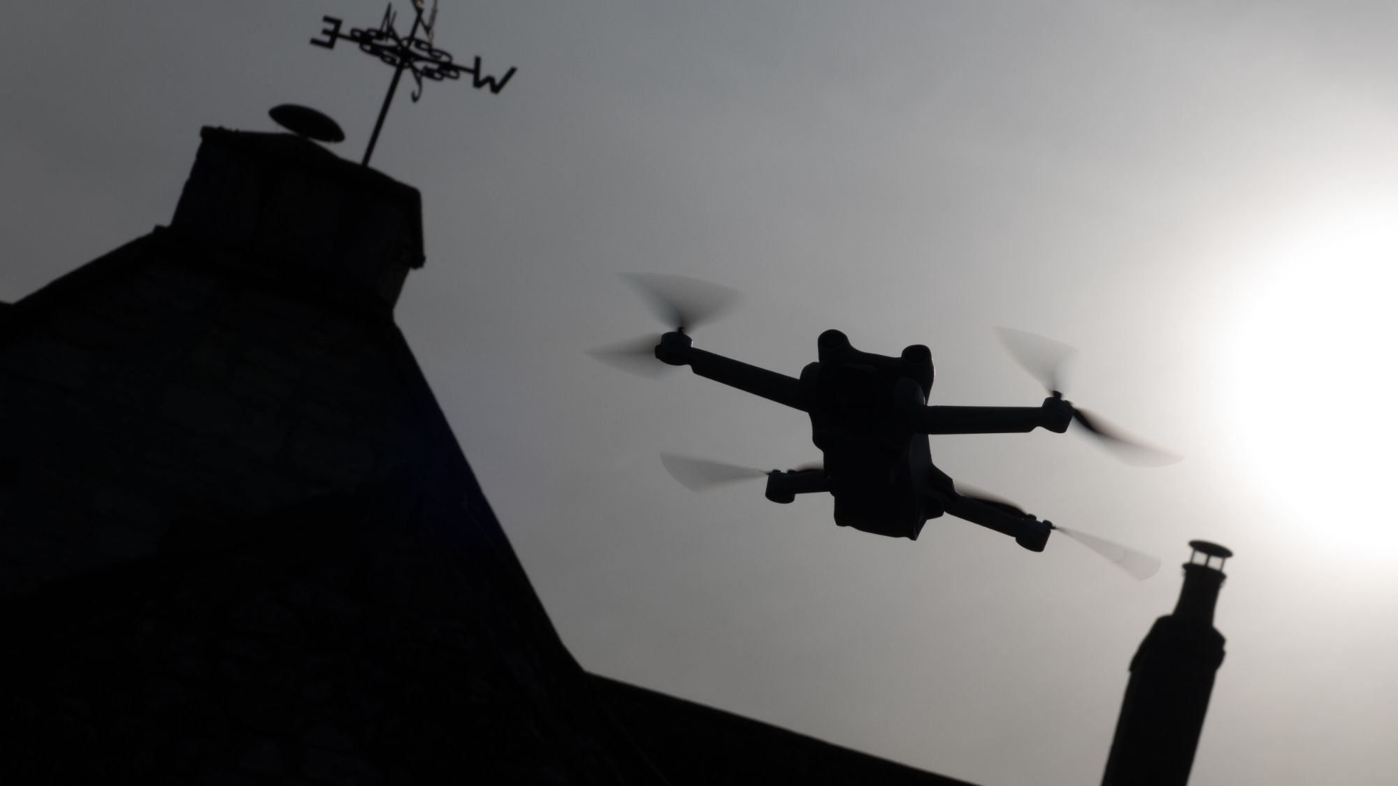 İngiltere'den Starlink'e Rakip: 94 Milyon Dolarlık Dron İnterneti Projesi